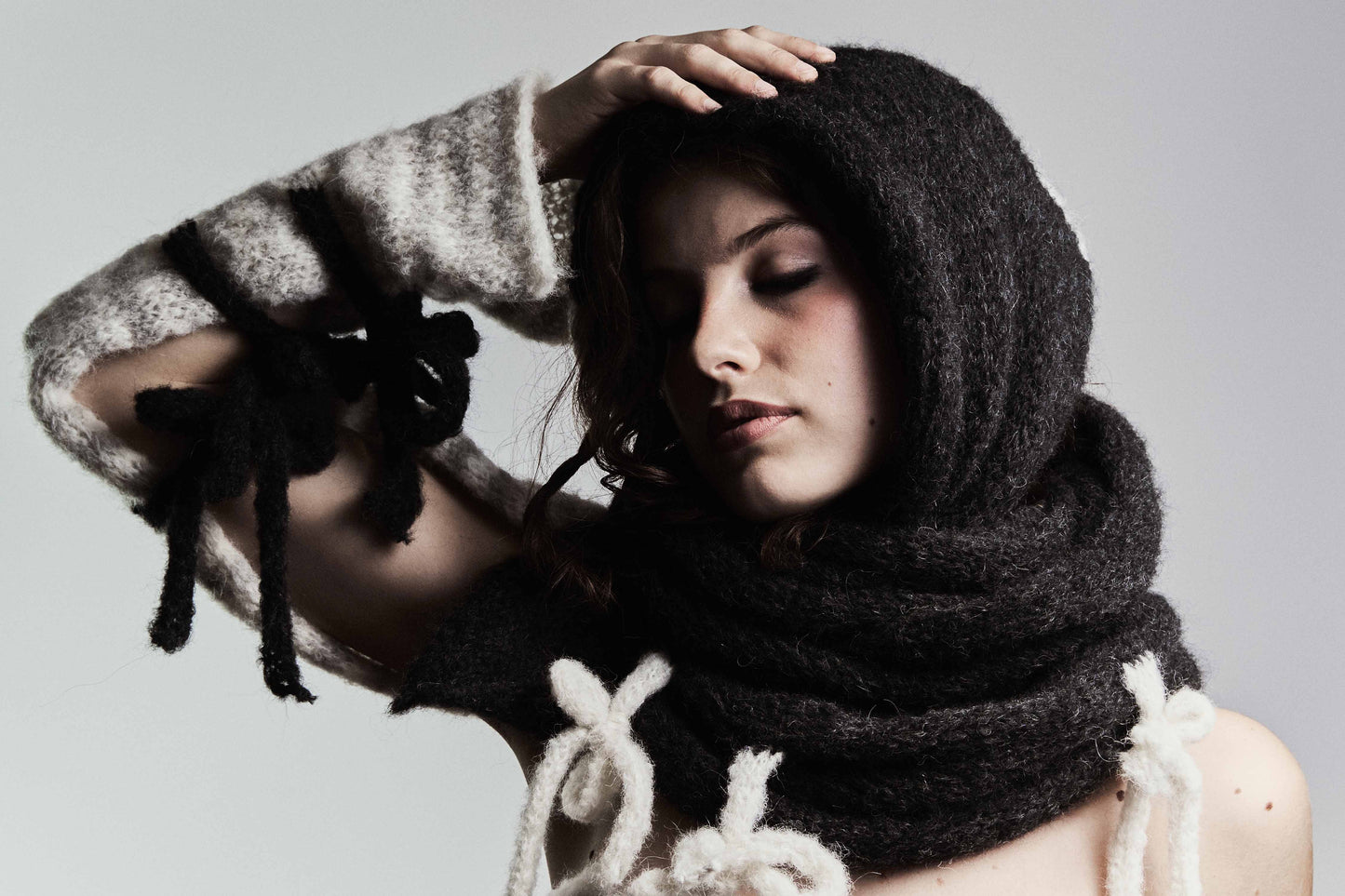 LONGING SCARF