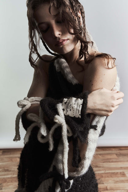 LONGING SCARF